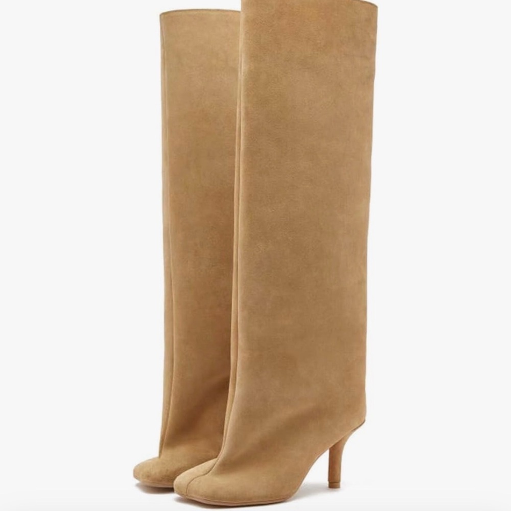 Elegant Tan Knee-High Women's Boots
